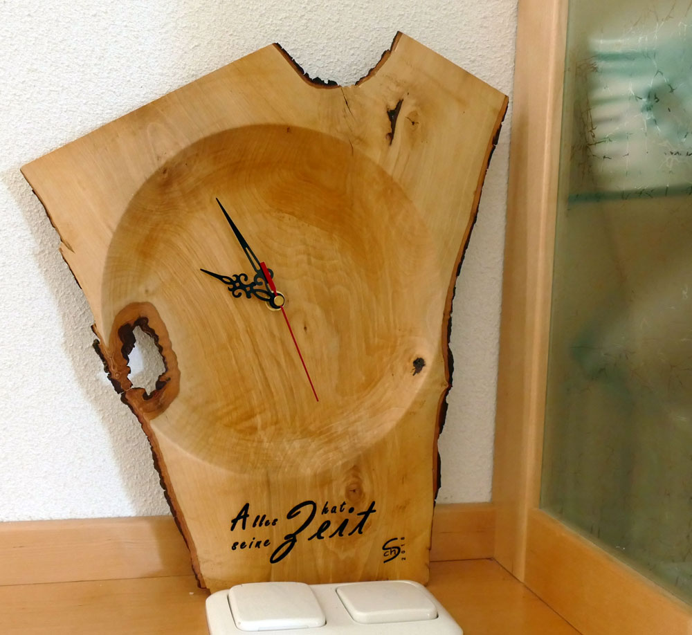 Astschalen-Uhr aus Birne