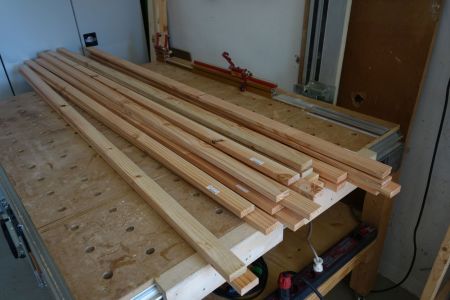 2m lange 4cm Breite Latten aus Douglasienholz