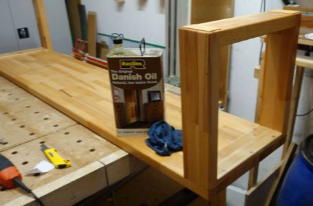 Füße mit Danish-Oil behandeln